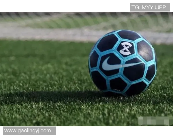 因一推就倒成为争议焦点的足球明星背后故事揭秘